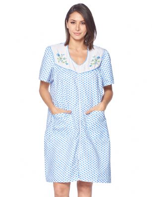 Casual Nights Women's Zipper Front House Dress Short Sleeves Embroidered Seersucker Housecoat Duster Lounger - Dots Blue - This lightweight Cute and comfortable House coat with full Zipper front closure dress Duster for ladies from the Casual Nights Lounge and Sleepwear robes Collection, Thin and light spring/time - summer house robe in polka dots pattern design. this easy to wear dress bathrobe is made of 55% Cotton, 45% Polyester Seersucker woven fabric, perfect for spring and summer! The sleep Housedress Features: Cap sleeve gown with full zip up, zip down front closure for easy wearing and easy slipping on/off, flattering sweetheart neckline with piping and feminine floral Embroidery on solid white yoke, 2 roomy front hand pockets, knee length approx. 40. This lounge wear muumuu dress has a relaxed comfortable fit and comes in regular and plus sizes S, M, L, XL, 2X, 3X, 4X. versatile multi uses, throw over your clothes as house robe while cleaning, washing and cooking, wear around the house as relaxed home day waltz dress, a nightgown to sleep in the spring and hot summer nights as a sleepshirt dress, This sleep robe gown is perfect to use for maternity, labor/delivery, hospital gown. Makes a perfect Mothers Day gift for your loved ones, mom, older women or elderly grandmother. Even beautiful enough for outside shopping and walking, comfortable enough for everyday use around the house. Please use our size chart to determine which size will fit you best, if your measurements fall between two sizes, we recommend ordering a larger size as most people prefer their sleepwear a little looser. Small: Measures US Size 4-6, Chests/Bust 34"-35" Medium: Measures US Size 8-10, Chests/Bust 36"-37" Large: Measures US Size 1214, Chests/Bust 38"-40" X-Large: Measures US Size 16-18, Chests/Bust 41"-43" XX-Large: Measures US Size 18W-20W, Chests/Bust 46-48" 3X-Large: Measures US Size 22W-24W, Chests/Bust 50-52" 4X-Large: Measures US Size 26-28, Chests/Bust 54-56" 