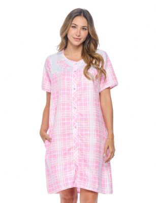 Casual Nights Women's Snap Front House Dress Short Sleeve Embroidered Seersucker Duster Housecoat Lounger - Plaid Pink - This lightweight Cute and comfortable House coat with Snaps down front closure Duster for ladies from the Casual Nights Loungewear and Sleepwear robes Collection, Thin and light house robe, in Beautiful plaid checkered print pattern designs. this easy to wear dresscoat bathrobe is made of 55% Cotton, 45% Poly seersucker fabric, perfect for spring and summer! The sleep Housedress Features: short sleeves gown with full Snaps front closure for easy wearing and easy slipping on/off, flattering round crew scoop neck with front white yoke with Embroidery flowers, 2 roomy side seam hand pockets, knee length approx. 40 Shoulder to hem. This lounge wear muumuu dress has a relaxed comfortable fit and comes in regular and plus sizes S, M, L, XL, 2X, 3X, 4X. All year winter and summer versatile multi uses, throw over your clothes as house robe while cleaning, washing and cooking, wear around the house as relaxed home day waltz dress, a nightgown to sleep in the spring and hot summer nights as a sleepshirt dress, This sleep robe gown is perfect to use for maternity, labor/delivery, hospital gown. Makes a perfect Mothers Day gift for your loved ones, mom, older women or elderly grandmother. Even beautiful enough for outside shopping and walking, comfortable enough for everyday use around the house. Please use our size chart to determine which size will fit you best, if your measurements fall between two sizes, we recommend ordering a larger size as most people prefer their sleepwear a little looser. Small: Measures US Size 4-6, Chests/Bust 34"-35" Medium: Measures US Size 8-10, Chests/Bust 36"-37" Large: Measures US Size 1214, Chests/Bust 38"-40" X-Large: Measures US Size 16-18, Chests/Bust 41"-43" XX-Large: Measures US Size 18W-20W, Chests/Bust 46-48" 3X-Large: Measures US Size 22W-24W, Chests/Bust 50-52" 4X-Large: Measures US Size 26-28, Chests/Bust 54-56" 