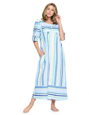 Casual Nights Women's Zip Front Woven House Dress 3/4 Sleeves Housecoat Long Duster Lounger - Blue - This lightweight Cute and comfortable Long House coat with full Zipper front closure dress Duster for ladies from the Casual Nights Lounge and Sleepwear robes Collection, Thin and light house robe, in Beautiful floral pattern designs. this easy to wear dress bathrobe is made of 60% Cotton, 40% Poly woven fabric, perfect for spring, summer, and all year-round use! The sleep Housedress Features: elbow sleeve gown with zip up, zip down front closure for easy wearing and easy slipping on/off, flattering round crew scoop neck, 2 roomy side seem hand pockets, Midi Long length approx. 47 Shoulder to hem. This lounge wear muumuu dress has a relaxed comfortable fit and comes in regular and plus sizes S, M, L, XL, 2X, 3X, 4X. versatile multi uses, throw over your clothes as house robe while cleaning, washing and cooking, wear around the house as relaxed home day waltz dress, a nightgown to sleep in the spring and hot summer nights as a sleepshirt dress, This sleep robe gown is perfect to use for maternity, labor/delivery, hospital gown. Makes a perfect Mothers Day gift for your loved ones, mom, older women or elderly grandmother. Even beautiful enough for outside shopping and walking, comfortable enough for everyday use around the house. Please use our size chart to determine which size will fit you best, if your measurements fall between two sizes, we recommend ordering a larger size as most people prefer their sleepwear a little looser. Small: Measures US Size 4-6, Chests/Bust 34"-35" Medium: Measures US Size 8-10, Chests/Bust 36"-37" Large: Measures US Size 1214, Chests/Bust 38"-40" X-Large: Measures US Size 16-18, Chests/Bust 41"-43" XX-Large: Measures US Size 18W-20W, Chests/Bust 46-48" 3X-Large: Measures US Size 22W-24W, Chests/Bust 50-52" 4X-Large: Measures US Size 26-28, Chests/Bust 54-56" 