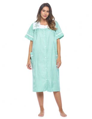 Casual Nights Women's Snap - Front House Dress Short Sleeve Woven Housecoat Duster Lounger Robe with Pockets - Green Stripe - Get Comfy Around the House with Casual Nights Cotton Duster Robes When youre ready to get out of the days clothes and slip into something more cozy, Casual Nights has the perfect womens robes for every occasion.  Thanks to a snap-front closure thats easy to open, slipping your housecoat on and off is easy. Its great for elderly folks with arthritic hands, people with limited dexterity and anyone who hates fumbling with traditional buttons (dont we all?!).  Looking for a plus size robe that fits as good as it looks? We offer sizes from S all the way to 4X in a range of adorable prints. Mid Calf Length Measures 44"-45"" Inches from shoulder to hemOur moo moos for women come in gorgeous designs  from delicate floral patterns to classic Florals and stripes  all in bright, sunny shades. With so many colors and patterns to choose from, why pick just one? Grab a blue duster for mom, a purple for grandma, pink for those hard-to-please teenage girls, and one (or three) for yourself!  Washing is a breeze too. Simply machine wash on cold, tumble dry on low and iron as needed.  Since our cotton duster robes are made from a durable cotton/poly knit, youll never have to worry about shrinking  even after repeat washes! Casual Nights Dusters Make the Best: ✓ Mumu Dresses for Women ✓ Button down pajamas ✓ Button up nightgowns ✓ Hospital gowns for women (post-surgery or for rehab) ✓ Housecoats for cleaning ✓ Nightwear for sleeping ✓ Spring/summer bathrobe ✓ and so much more! With so many great ways to wear, what will you use your snap duster for? Please use our size chart to determine which size will fit you best, if your measurements fall between two sizes, we recommend ordering a larger size as most people prefer their sleepwear a little looser. Small: Measures US Size 4-6, Chests/Bust 34"-35" Medium: Measures US Size 8-10, Chests/Bust 36"-37" Large: Measures US Size 1214, Chests/Bust 38"-40" X-Large: Measures US Size 16-18, Chests/Bust 41"-43" XX-Large: Measures US Size 18W-20W, Chests/Bust 46-48" 3X-Large: Measures US Size 22W-24W, Chests/Bust 50-52" 4X-Large: Measures US Size 26-28, Chests/Bust 54-56" 